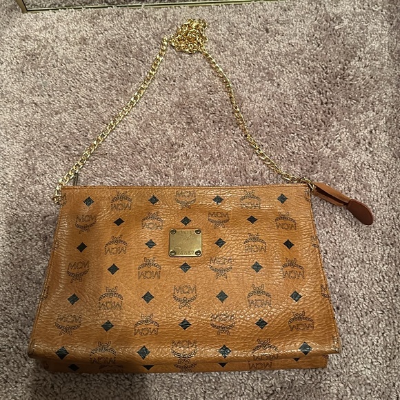 MCM Clutch - Picture 8 of 9